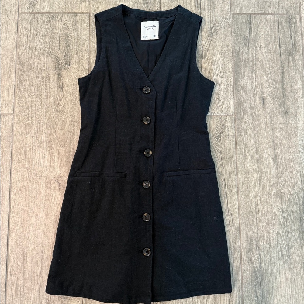Abercrombie & Fitch Sleeveless Button-Down Dress